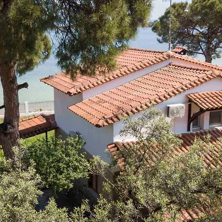 Docker 2 Beachfront By Halkidiki Βουρβουρού